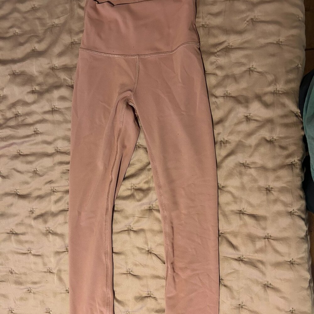 Lululemon  Wunder Train High-Rise